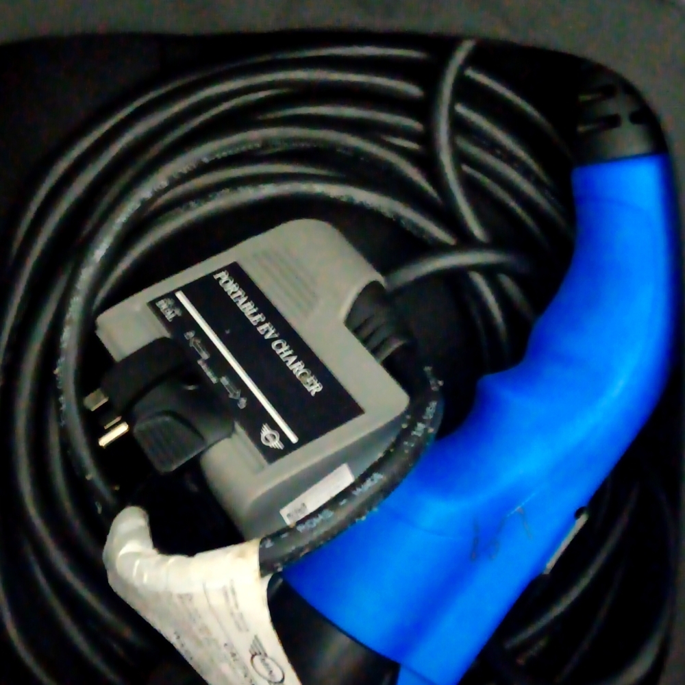 PORTABLE EV CHARGER